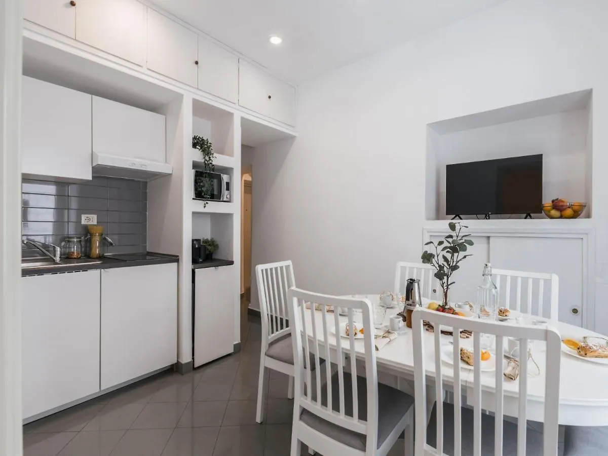 The Best Rent - Two-Bedroom Apartment In Colosseum Area Rome Italy