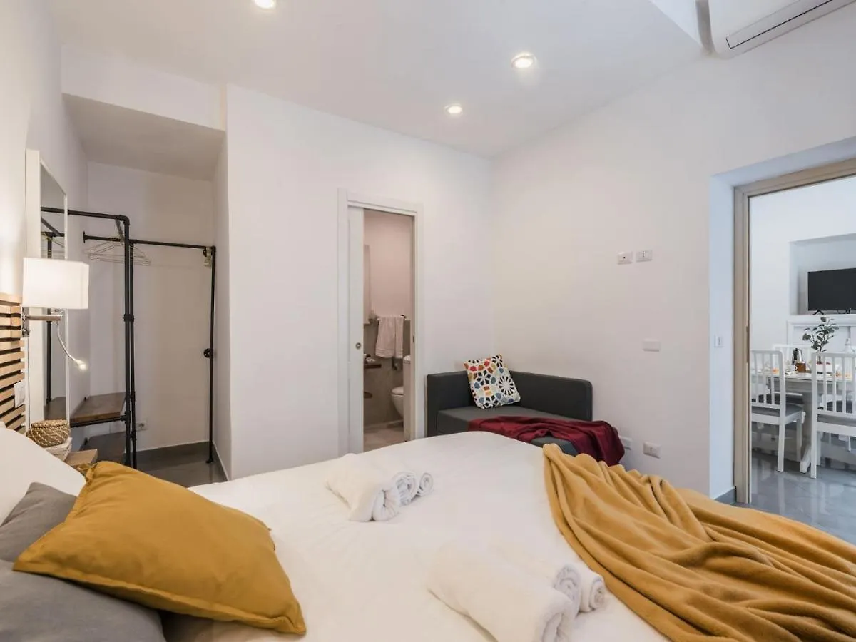 The Best Rent - Two-Bedroom Apartment In Colosseum Area Rome