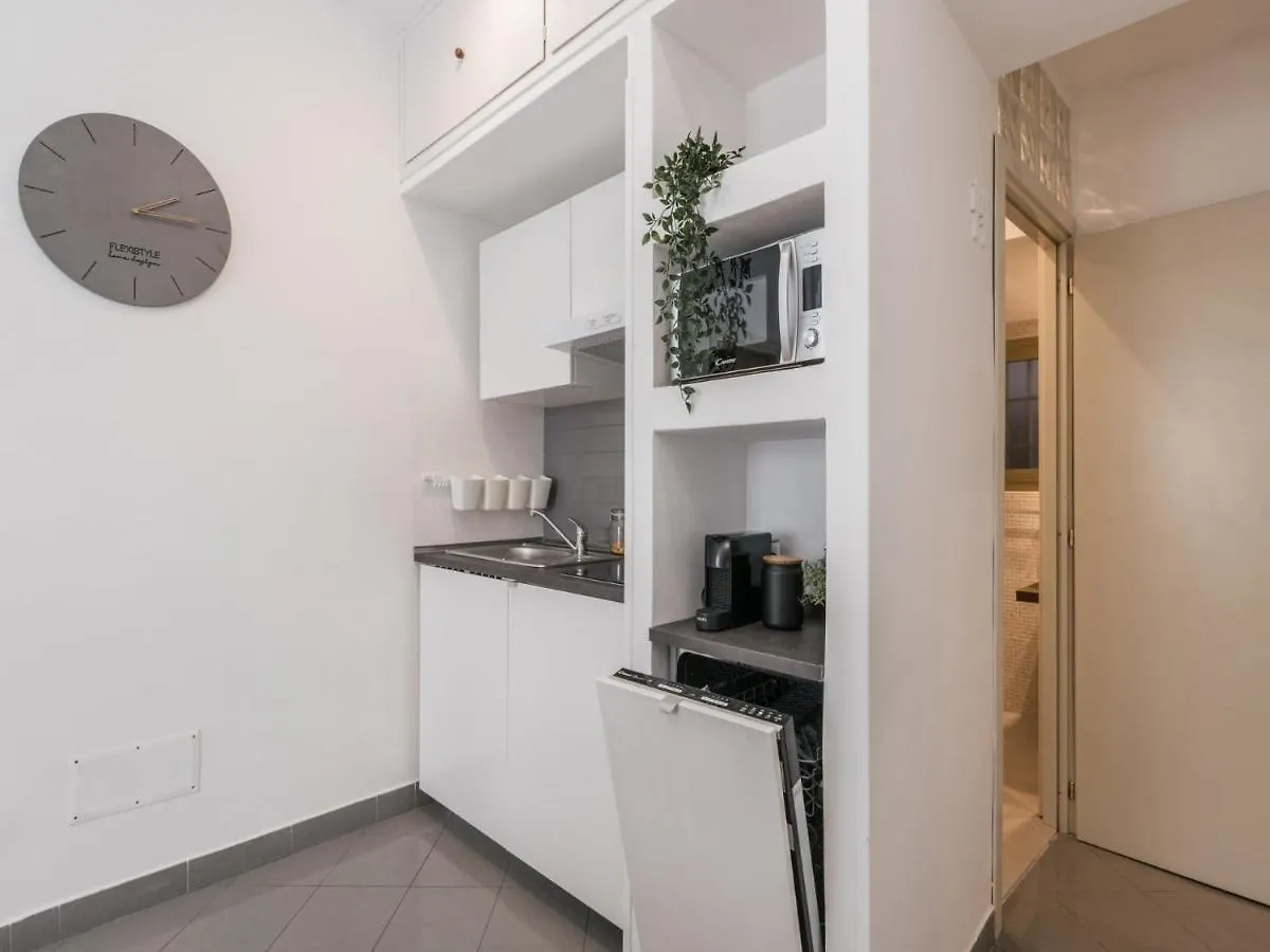 The Best Rent - Two-Bedroom Apartment In Colosseum Area Rome Italy