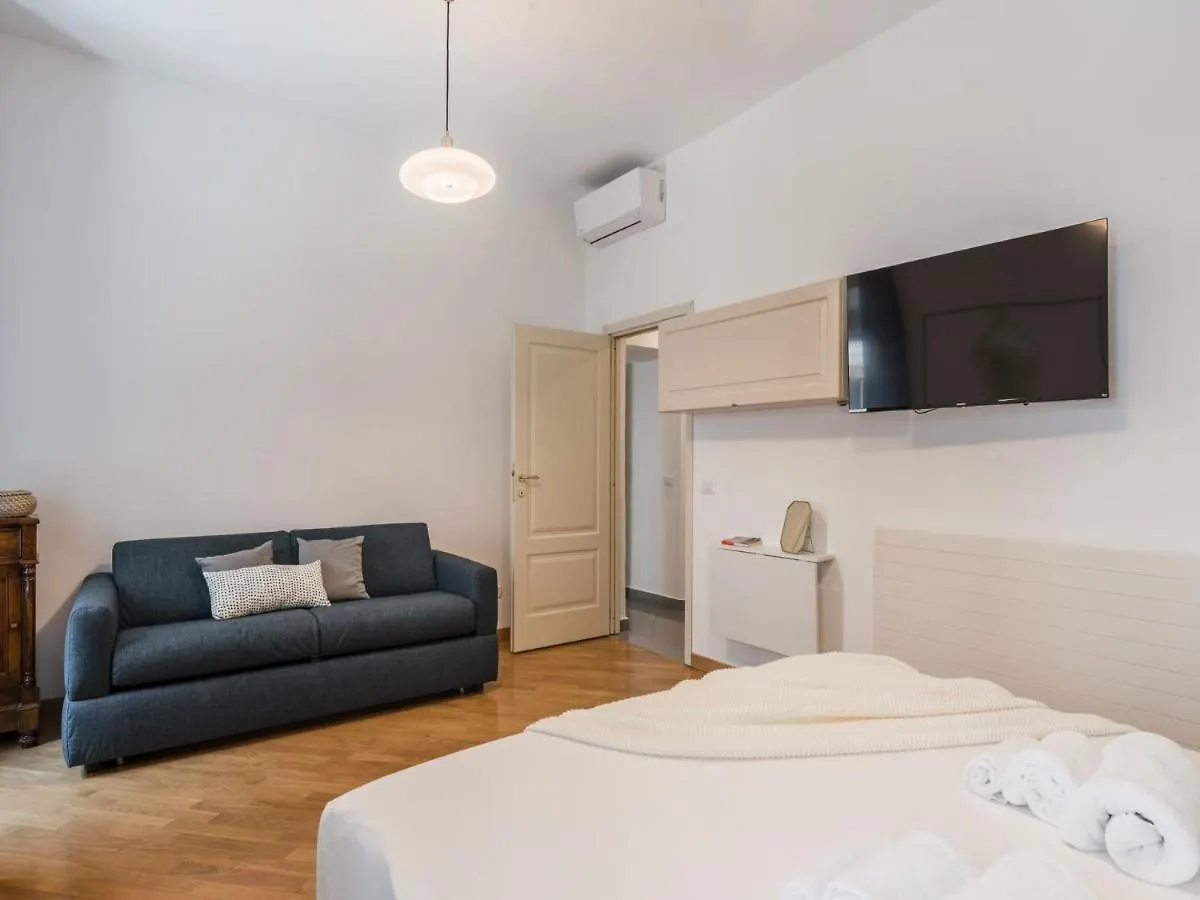 The Best Rent - Two-Bedroom Apartment In Colosseum Area Rome